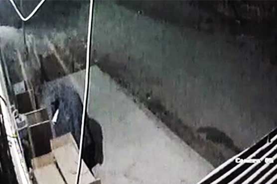 Burqa-clad suspect steals gas meter in Rahim Yar Khan 