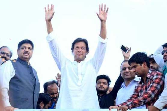 Imran hails SC verdict to disqualify Nawaz for life