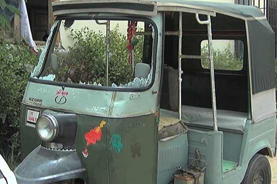 One killed in crossfire between police, dacoits in Karachi