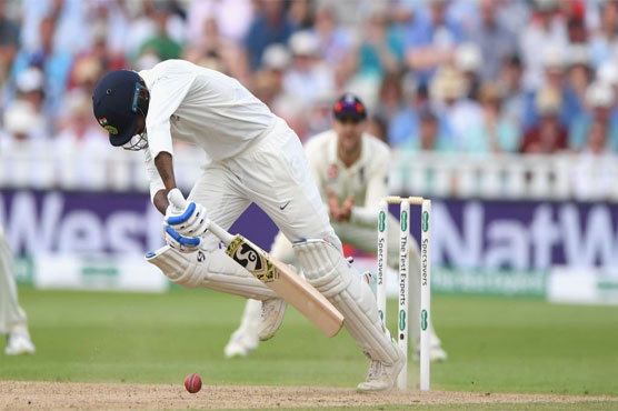 Ton-up Kohli leads India recovery before England lose Cook