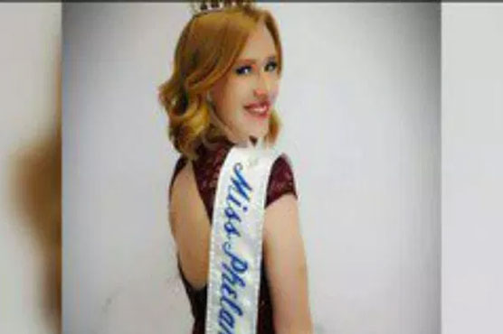 Beauty queen resigns title rather than cover tattoos