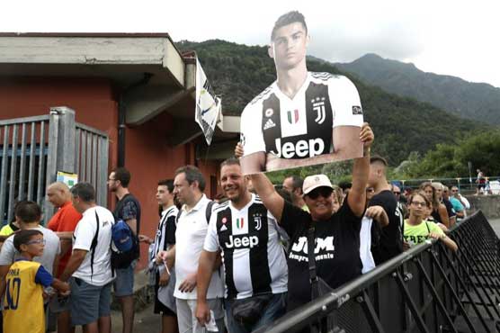 Ronaldo sprinkles star dust on Juventus in intimate opener