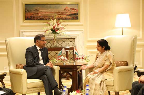 Information minister meets Sushma Swaraj, condoles death of Vajpayee