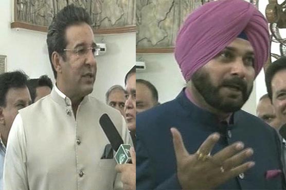 Cricketers flock to Imran Khan's oath-taking ceremony