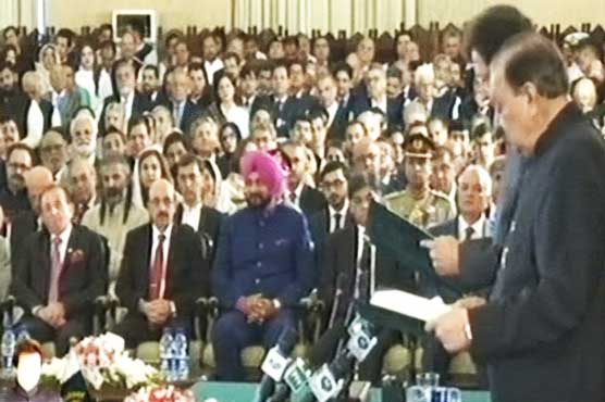 Ex-Indian cricketer Navjot Singh Sidhu attends Khan's oath-taking ceremony