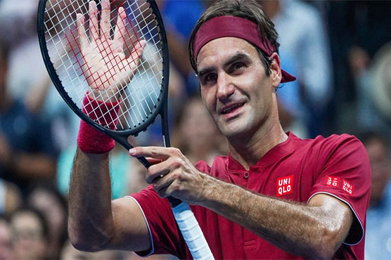 Federer dominates Nishioka to reach US Open 2nd round