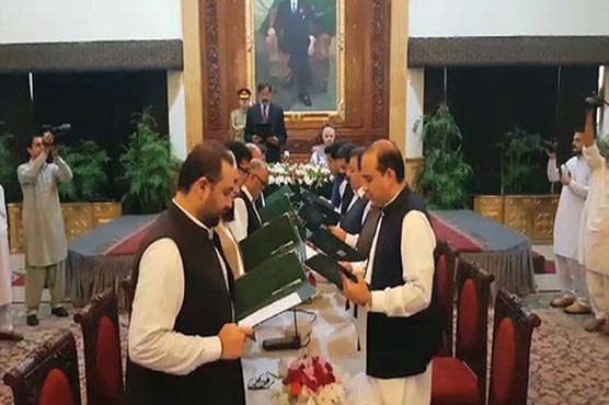 11-member KP cabinet sworn in