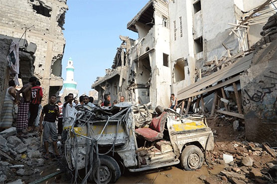 Air strikes, clashes hit Yemen port city despite ceasefire