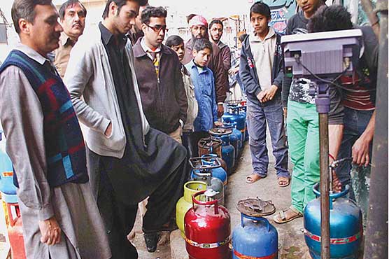 Gas shortage irks Karachiites