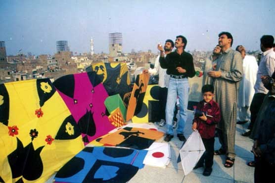 Police detain more than 200 kite flyers in Faisalabad