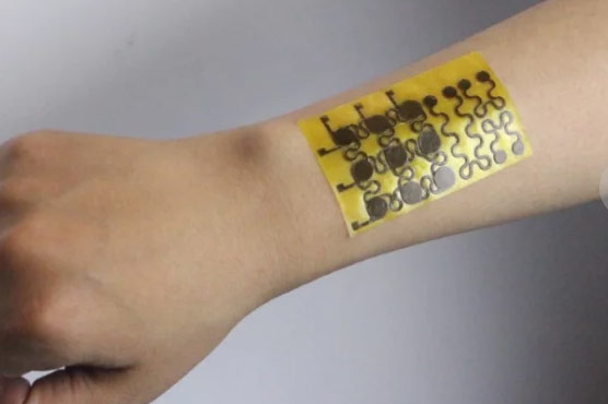 Scientists create self-healing 'electronic skin'