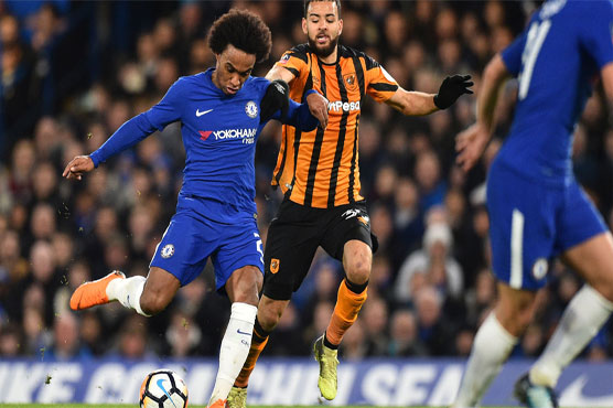 Willian double leads Chelsea into FA Cup quarters