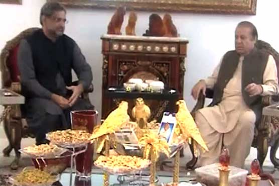 PM Abbasi meets Nawaz Sharif in Jati Umra