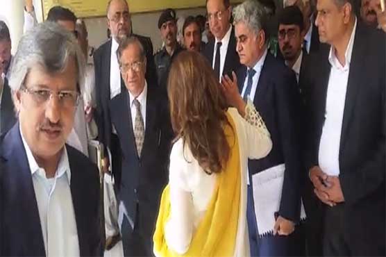  CJP visits Karachi's Jinnah Hospital, inspects condition of wards