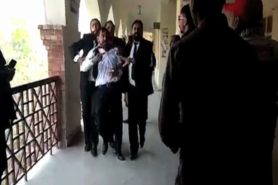 Two lawyers killed in court shooting in Pakistan Two lawyers killed in court shooting in Pakistan