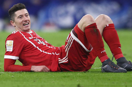 Lewandowski, Heynckes miss records as Bayern held