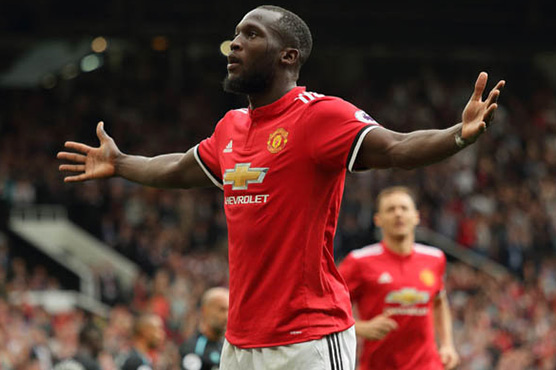Manchester United beat Chelsea 2-1 in Premier League