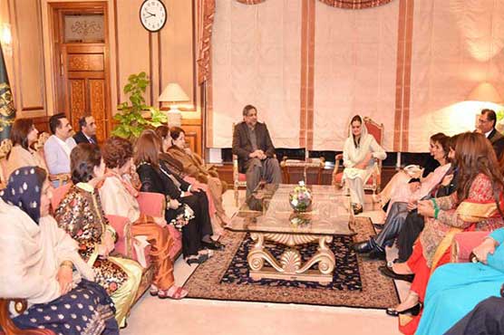 PM Abbasi acknowledges role of artists in society