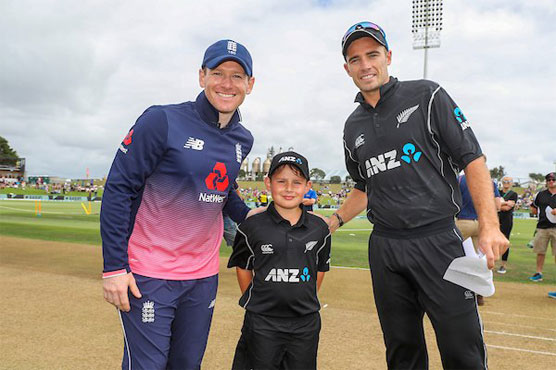 England win toss and bowl in second New Zealand ODI