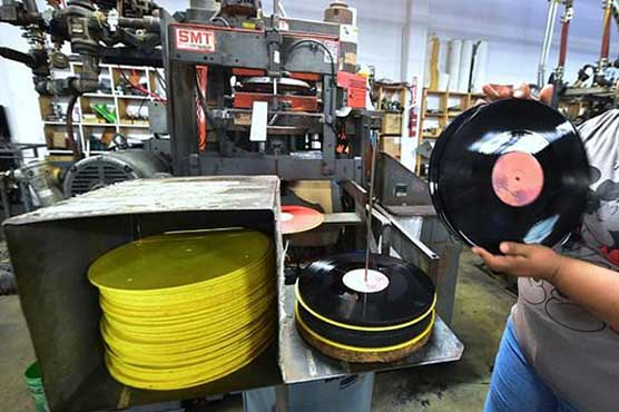 Music sales soar in US, as streaming takes over market