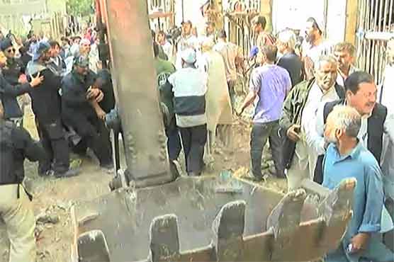 Karachi: Houses, shops demolished in anti-encroachment operation