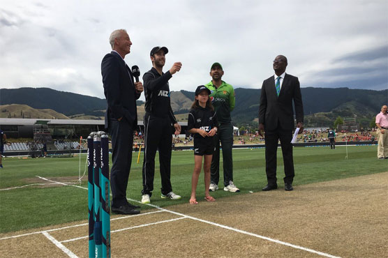 Pakistan to bat first against New Zealand in 2nd ODI