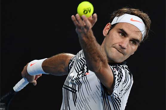 Federer says he's too old to be Australian Open favourite