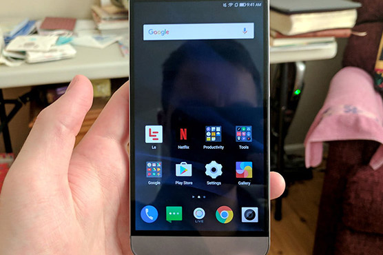 Le smartphone? France has another term in mind