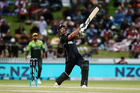 New Zealand beat Pakistan by five wickets in fourth ODI