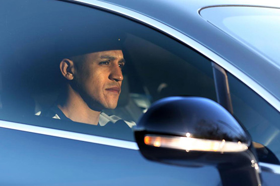 Sanchez 'arrives at Man Utd training ground'