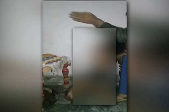 Locals torture youth on suspicion of relation with girl in Kabirwala