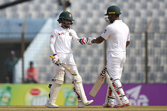 Mominul guides Bangla to 374-4 at stumps against Sri Lanka