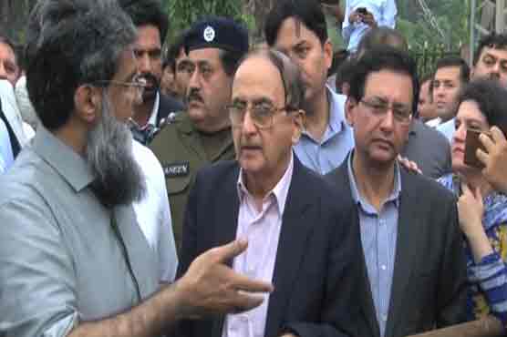 Caretaker CM visits paralyzed Lahore after 16 hours of downpour