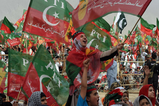 Imran Khan's party gains ground in Pakistan pre-election polls