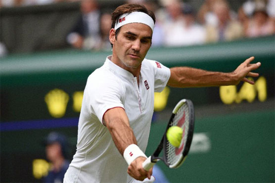 Federer, Serena in Wimbledon masterclass as Wozniacki crashes