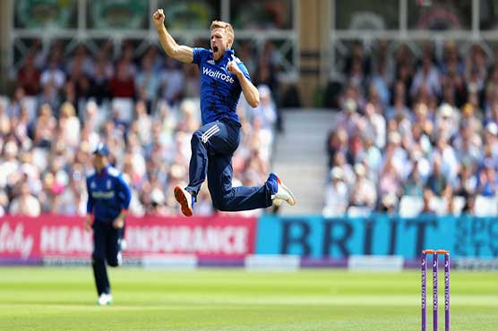 England restrict India to 148-5 in second T20
