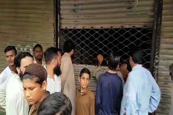 Dacoits loot expensive items from 11 shops in Karachi