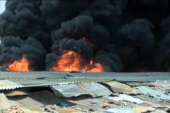Fire erupts in sasta bazaar near Peshawar motorway 