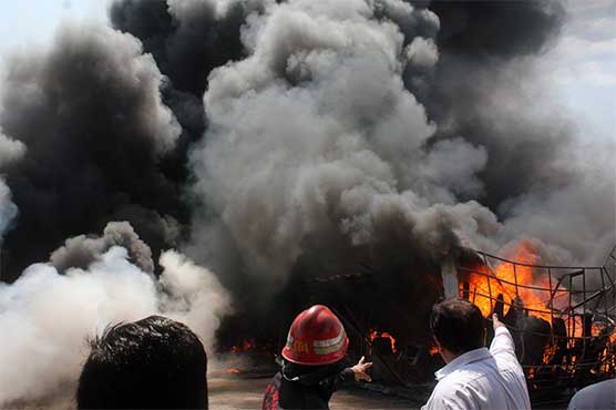 In pictures: Horrific fire engulfs Sasta Bazaar in Islamabad