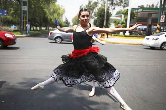 Ballet to cure the Mexico City traffic blues