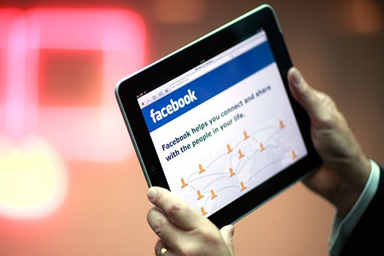 Facebook to swap 'trending' topics for breaking news