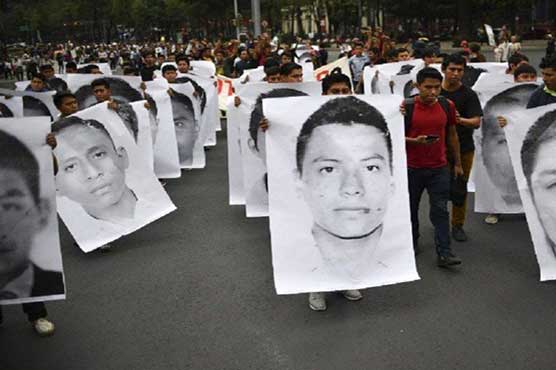 Mexico court orders new probe into massacre of students