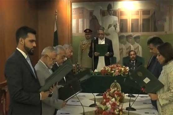 Sindh's caretaker cabinet takes oath in Karachi