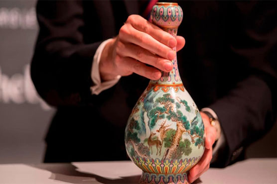 Chinese vase found in shoebox sells for $19 million