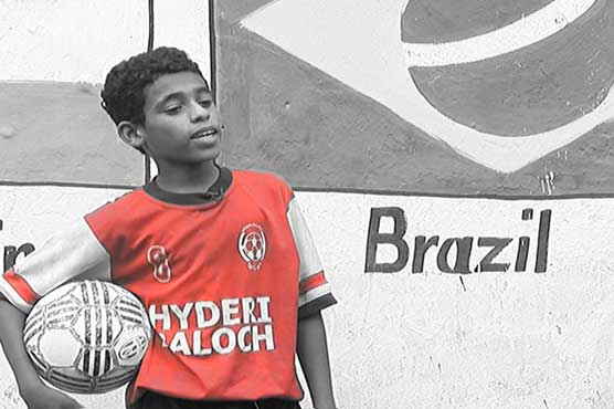 Enthralling little Azaan, Lyari’s latest avatar of Neymar