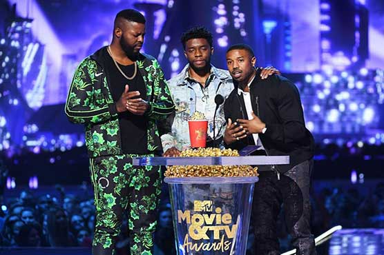 'Black Panther' star honors real-life hero at MTV awards