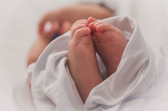 Baby on board: Woman gives birth on Paris train