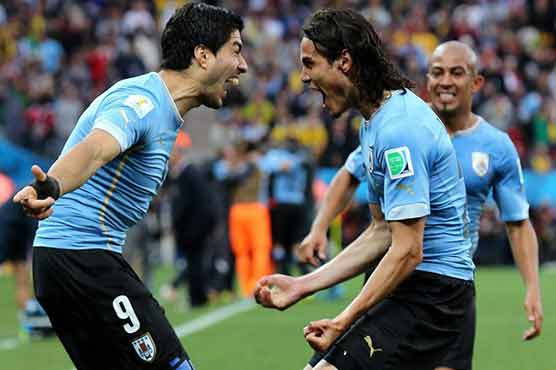 Suarez sends Uruguay into last 16 with hosts Russia