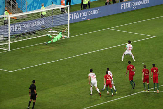 Portugal concede late penalty as Uruguay await in last 16