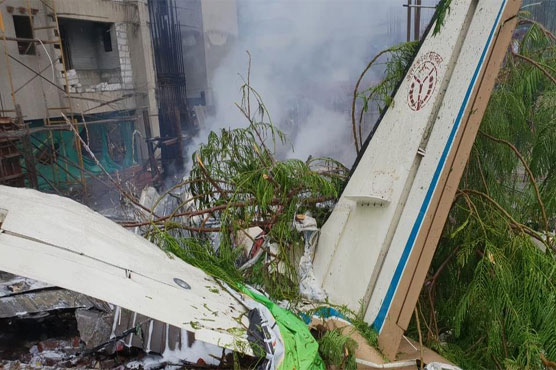 Five dead as plane plunges into Mumbai building site
